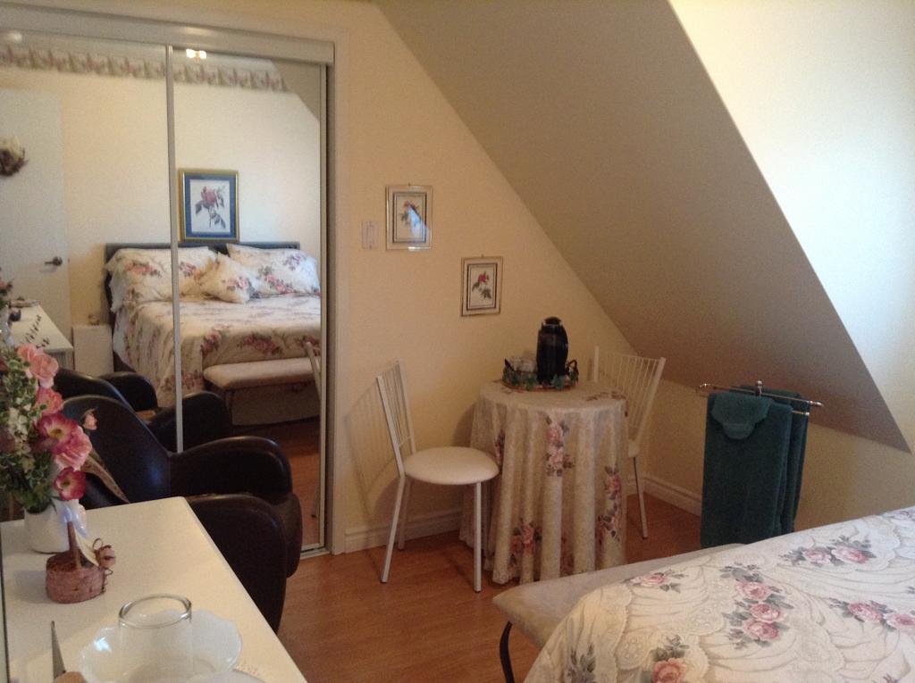 Douces Evasions Bed & Breakfast Saint-Anselme Oda fotoğraf